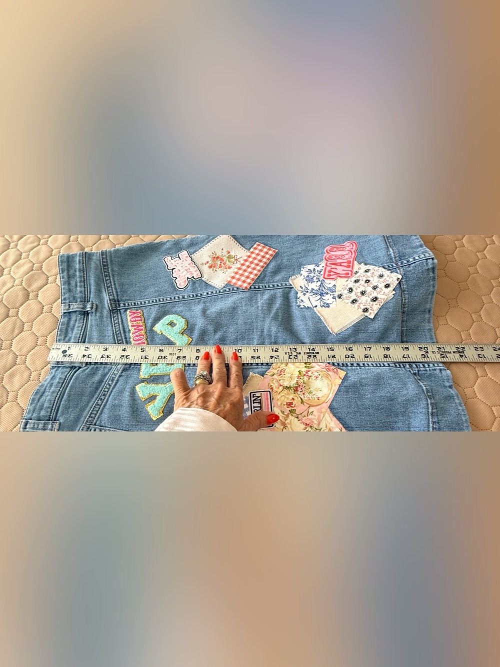 Chaps EUC Custom Western Graffiti
Patch Denim Skirt cotton/poly/elastane
Sz 4 - Picture 8 of 9